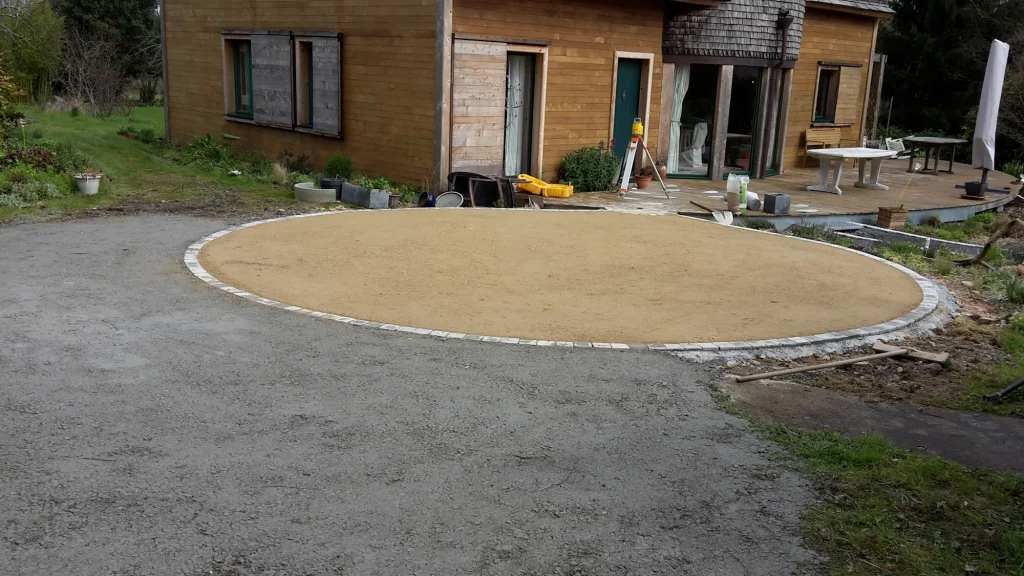 Création d’Allées en Gravier, 0/20 beige avec ou sans Dalles Stabilisatrices 0/20 beige